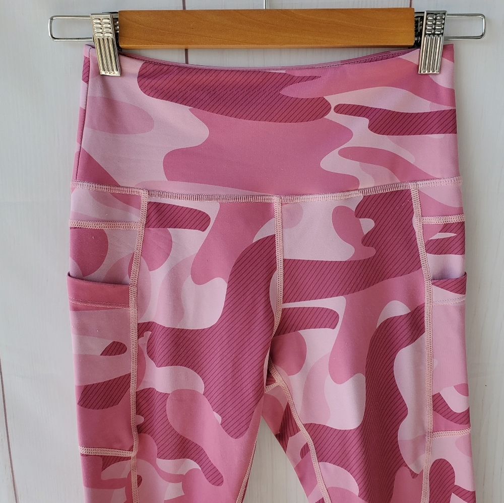 Zyia Active Pink Camp Capris View 4